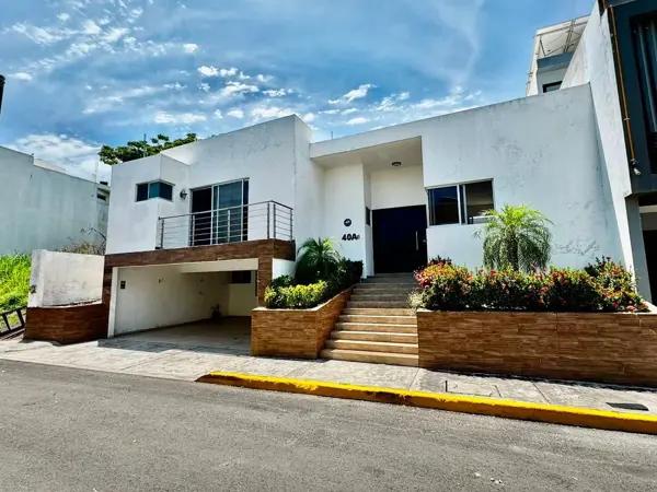 VENDO CASA EN DESNIVEL EN RIVIERA VERACRUZANA VENDO CASA EN DESNIVEL EN RIVIERA VERACRUZANA