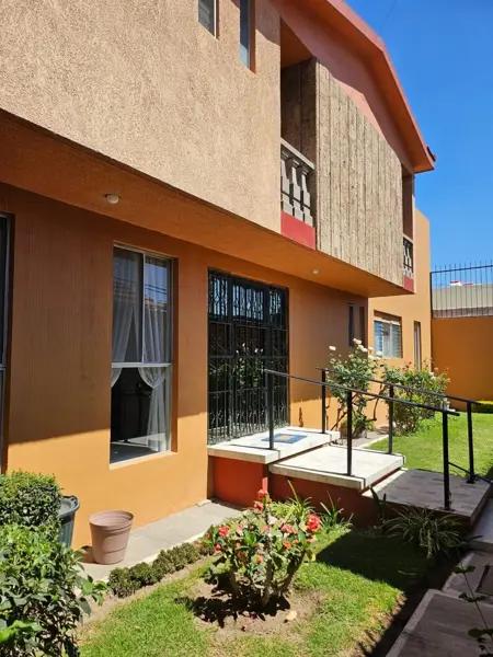 CASA EN JARDINES DE IRAPUATO