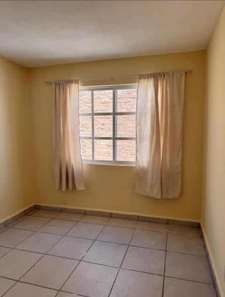 CASA CON LOCAL EN VENTA, QUINTA LAS VILLAS