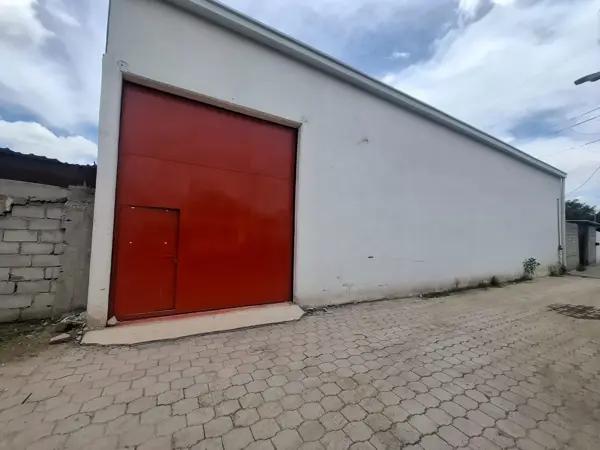 Bodega industrial en venta en Loma Bonita, Querétaro, con portón metálico