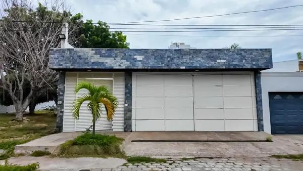 EXCLUSIVA RESIDENCIA EN VENTA CON ALBERCA  EN LOMAS DE MAZATLAN