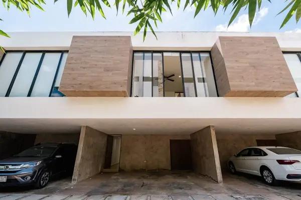 TOWNHOUSE EN VENTA EN TEMOZÓN NORTE