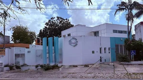 Edificio en RENTA ideal para clínica en Av. Yucatan Edificio en RENTA ideal para clínica en Av. Yucatan