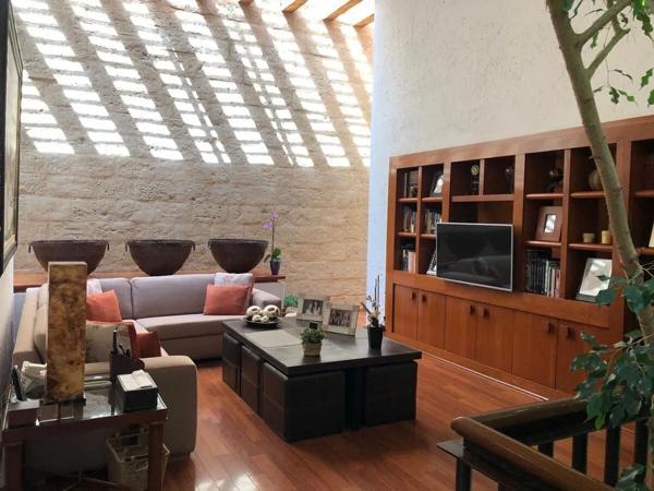 Espectacular Casa en Venta en Lomas Anáhuac Huixquilucan con Jardín