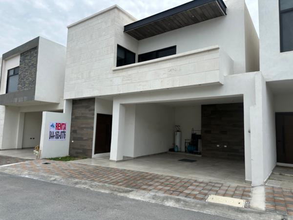 Reestrena Casa en Fraccionamiento Cerrado Privanzas del Campestre