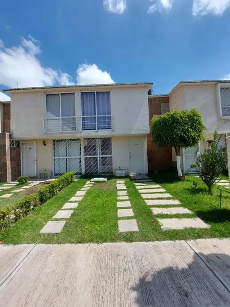 CASA EN RENTA EN CUATLANCINGO, SOBRE AV MEXICO. C5