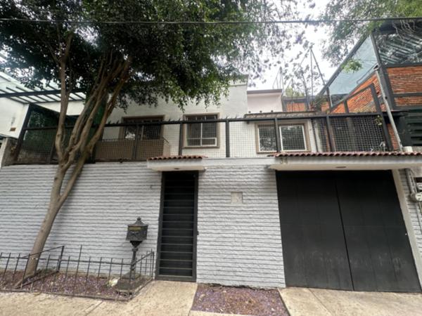 Casa con Uso de Suelo Comercial