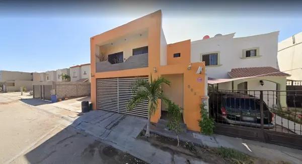 Venta de Casa con Acceso Universal y Cocina Integral en Villas del Encanto, La Paz