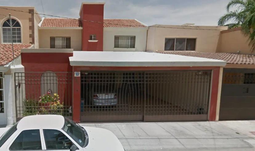 Foto 0 de Venta de Casa en Los Viñedos, Torreón: Espaciosa y Bien Ubicada | Id nn-hbp358
