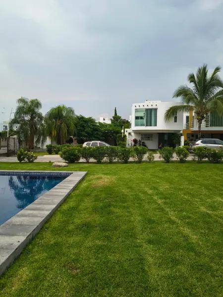 Casa Amueblada  con Alberca lista para disfrutarla