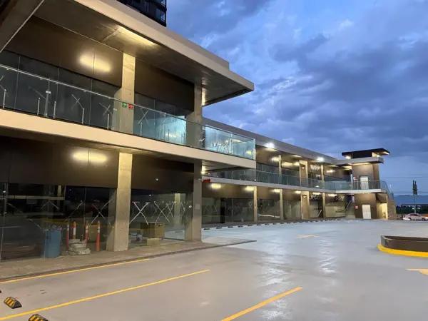 Local comercial en renta – Plaza comercial sobre Blvd. Nazario, Saltillo