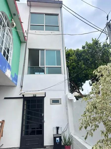 Venta de casa centrica a unos pasos de la iglesia del cristo