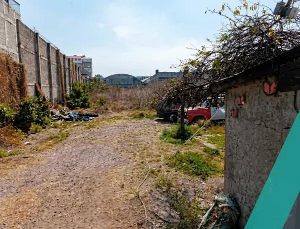 Terreno de 2,000 m² en venta en Tláhuac