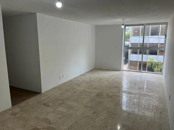 En venta departamento en Roma Sur.