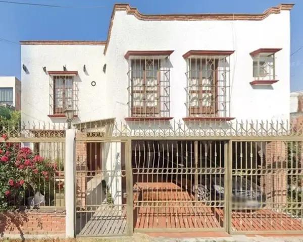 Venta de Casa en colonia Quetzalli, Puebla con amplio jardín Venta de Casa en colonia Quetzalli, Puebla con amplio jardín