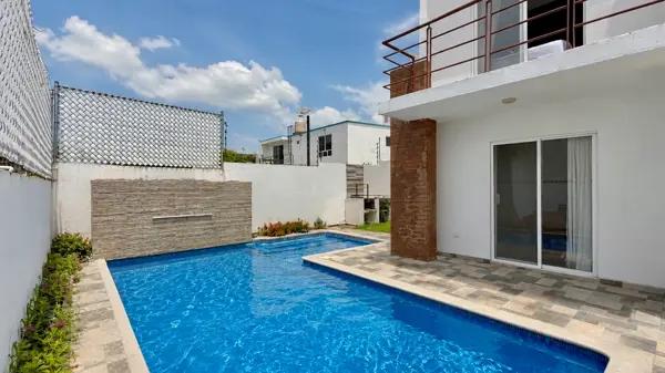 Casa en Condominio con Alberca Privada – Lomas Tzompantle Sur, Cuernavaca