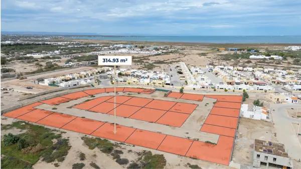 Terreno en Venta en El Centenario con Barda Perimetral y Tranquilo Entorno