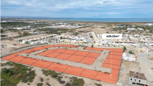 Terreno en Venta en El Centenario con Servicios y con Barda Perimetral