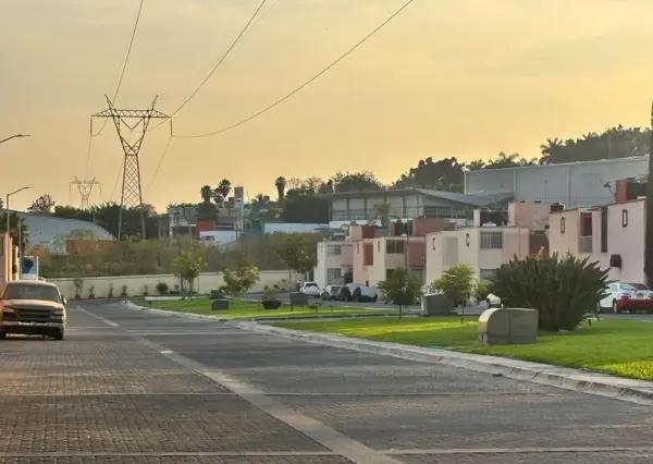 Increíble casa con 4 recamaras en Emiliano Zapata.