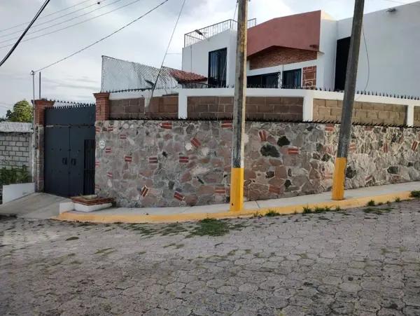 MAGNÍFICA UBICACIÓN, TRES RECÁMARAS, SIN AMUEBLAR. VIGILANCIA LAS 24 HORAS.
P
