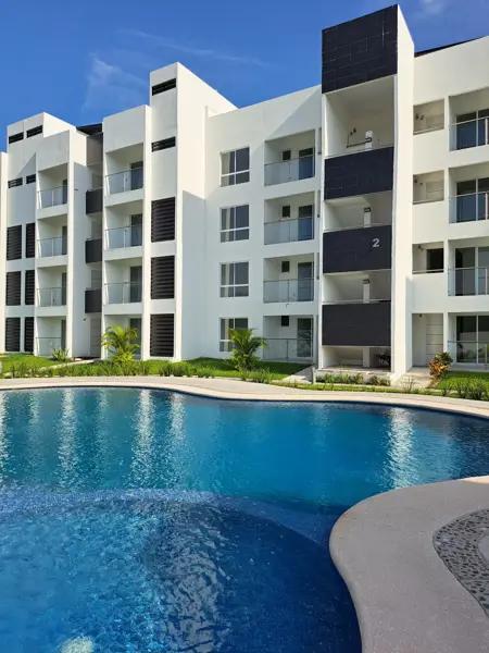 Departamentos de 3 recámaras en Coto privado con alberca en Manzanillo