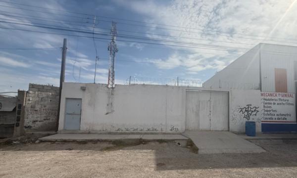 Terreno bardeado con oficina y baño Terreno bardeado con oficina y baño