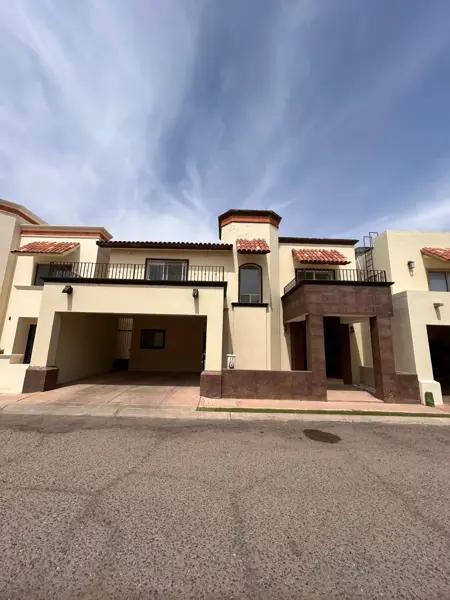 Casa en venta en Valle del Lago Residencial, Hermosillo - Espaciosa y con seguridad