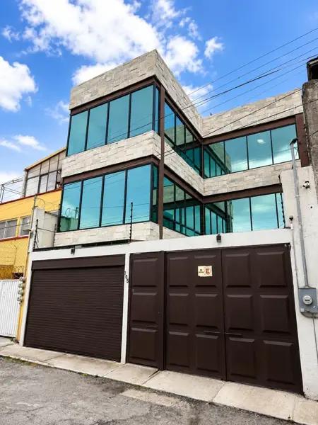 Edificio en renta en Santa Clara, Toluca, México
