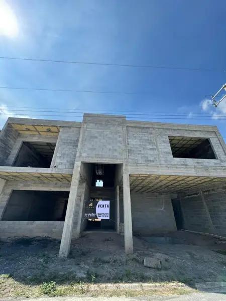 Casa en venta en obra negra en Residencial San José Casa en venta en obra negra en Residencial San José