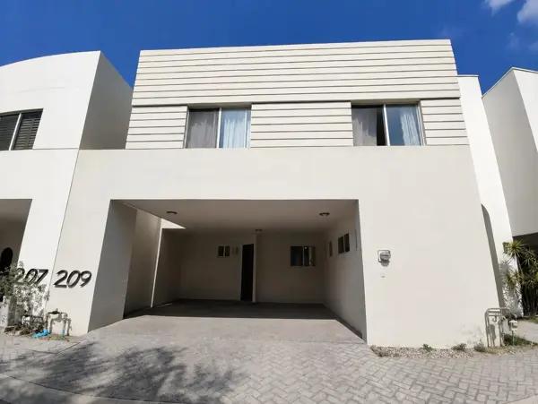 Renta de Casa en Santa Catarina  EN VENTANAS DE LA HUASTECA cerca UDEM , VALLE PONIENTE