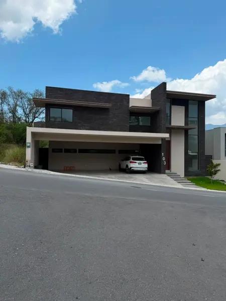 CASA EN VENTA CARRETERA NACIONAL MONTERREY