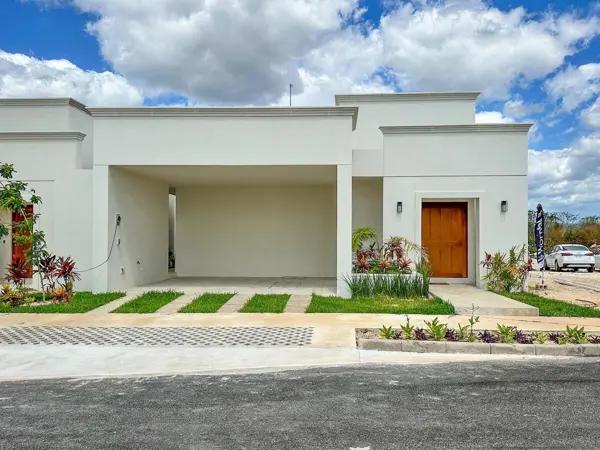 Casa(2R+FLEX) en Venta en Privada Residencial Ukum, Conkal