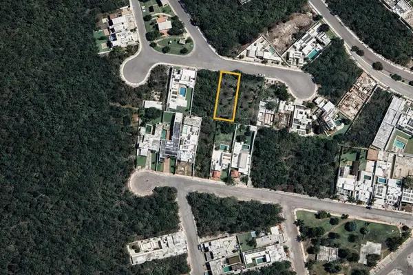 Terreno (56) en Venta en Jardines de Rejoyada en Komchen