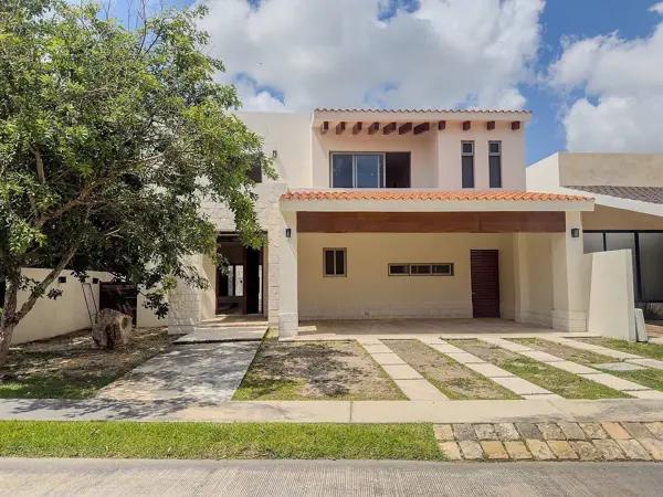 Casa en Venta | 4 habs. + hab. de servicio | Parque Central | A estrenar!!