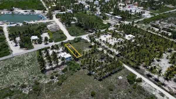 Terreno a 200 Metros de la orilla del Mar en Venta en Telchac Puerto.