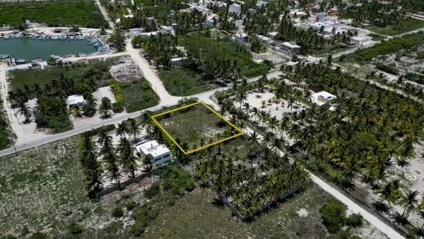 Terreno en Esquina a 200 Metros de la orilla del Mar en Venta en Telchac Puerto