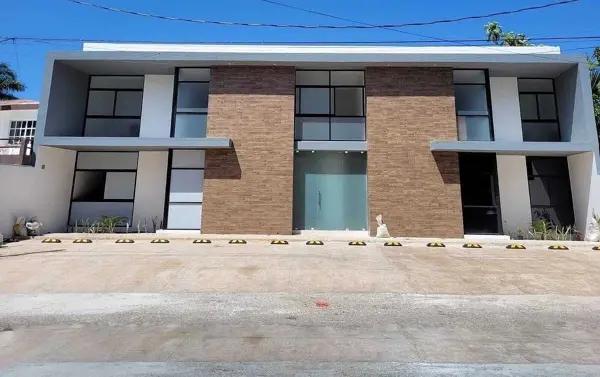 Oficina Equipada y Amueblada en Renta, Planta Baja en San Antonio Cinta