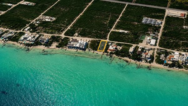 Terreno en Venta en Primera Fila en la Playa de San Benito, Dzemul, Yuc.(km21.5)
