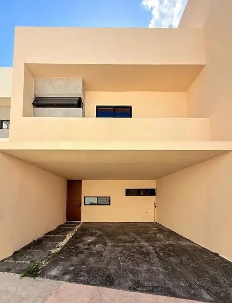Town House en Venta en Temozón Norte | Piscina + 3 Niveles Town House en Venta en Temozón Norte | Piscina + 3 Niveles