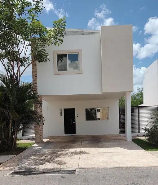 Casa en Venta en Privada Bosques de Conkal, con Paneles Solares