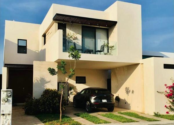 Casa en Venta en Privada Avenida Conkal