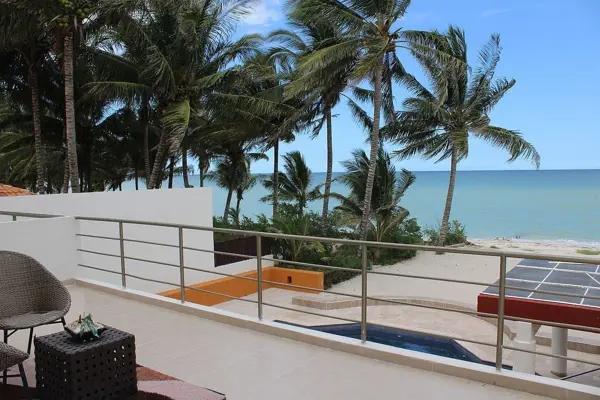 Exclusiva Villa en Re Venta en Chicxulub KM 9.5 | 3 pisos frente al mar Exclusiva Villa en Re Venta en Chicxulub KM 9.5 | 3 pisos frente al mar
