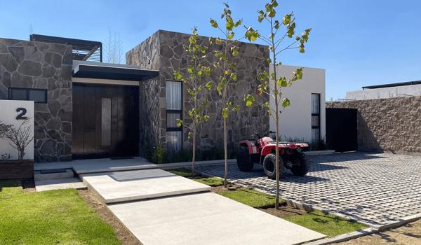VIVE donde pocos pueden hacerlo, casa exclusiva en Casahuates ??