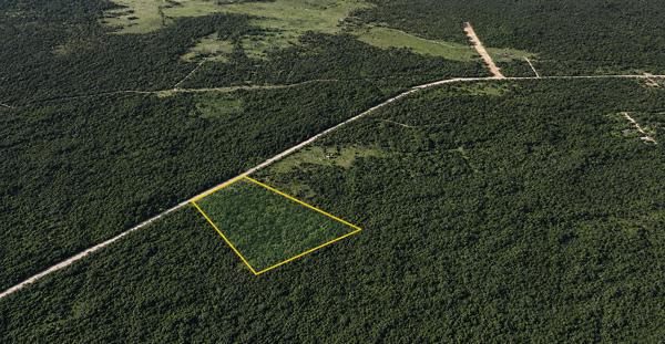 Terreno en venta en Yaxkukul, Yucatán.