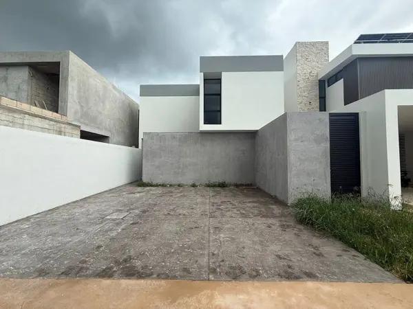 Casa Leo en Venta en Privada Nadira, Conkal