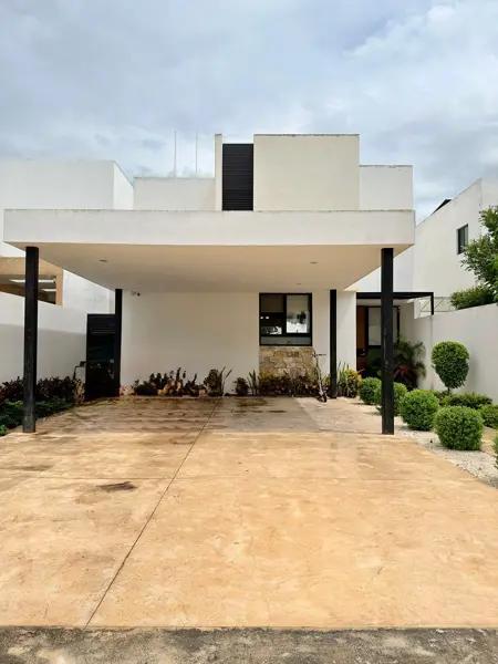 Casa en Venta Equipada en Privada, Dzityá | 4 Recámaras y Paneles Solar Casa en Venta Equipada en Privada, Dzityá | 4 Recámaras y Paneles Solar