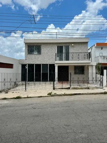 Casa en Venta en Mérida, Zona Miguel Alemán con Patio y Alberca Casa en Venta en Mérida, Zona Miguel Alemán con Patio y Alberca