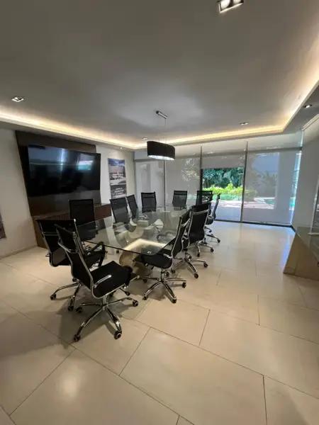 Casa en venta acondicionada para uso de oficinas corporativas en colonia campestre merida