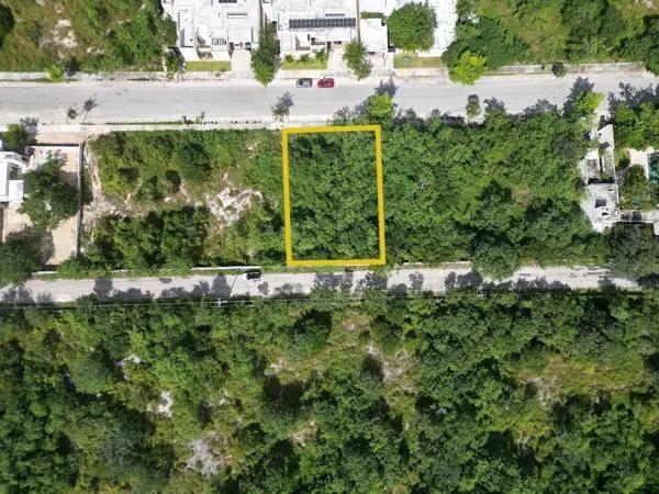 Terreno Amplio y con Magnífica Ubicación en Venta en Privada Dzidzil-Ha