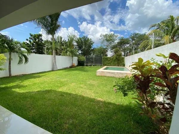 Casa en Venta en Temozón con Terreno de 400 m2 Casa en Venta en Temozón con Terreno de 400 m2